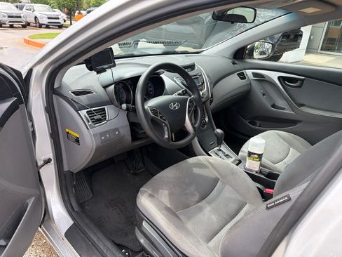 Used 2013 Hyundai Elantra GLS w/ Preferred Pkg FWD image 13