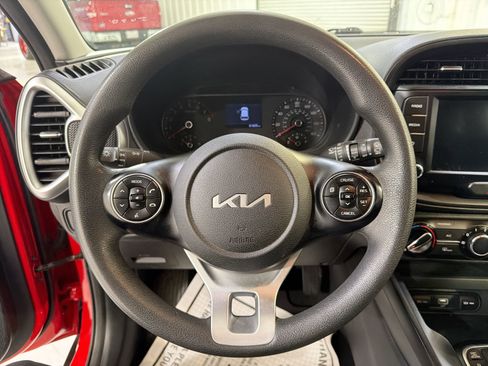Used 2022 Kia Soul LX w/ Technology Package image 13