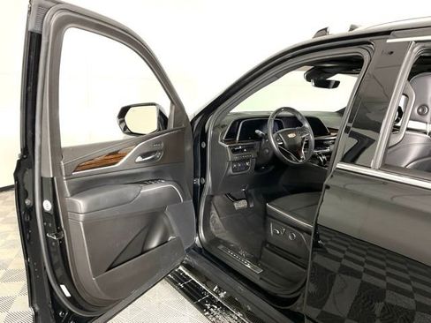 Used 2024 Cadillac Escalade Premium Luxury w/ Performance Package image 25
