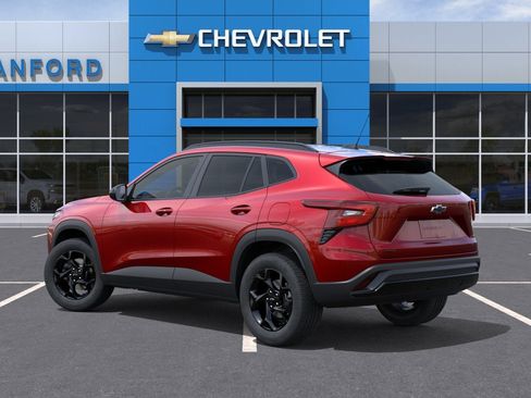New 2026 Chevrolet Trax LT w/ Driver Confidence Package FWD image 3