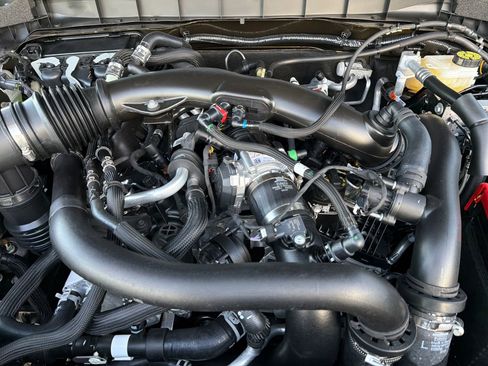 New 2025 Ford Bronco Raptor image 21