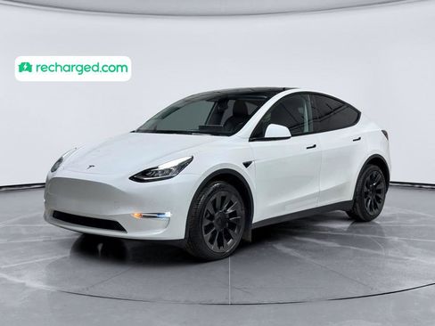 Used 2022 Tesla Model Y Long Range image 1