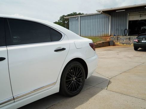 Used 2015 Lexus LS 460 RWD image 22