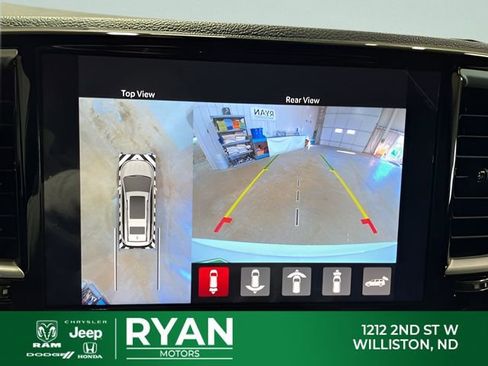 New 2026 Chrysler Pacifica Select AWD/4WD image 28