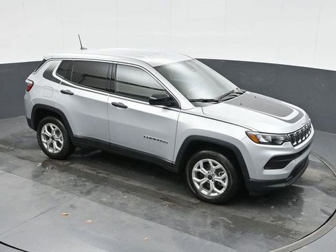 Used 2025 Jeep Compass Sport w/ Mopar Graphics Package AWD/4WD image 31