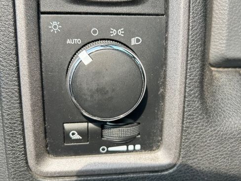 Used 2018 RAM 3500 Tradesman w/ Chrome Appearance Group AWD/4WD image 12