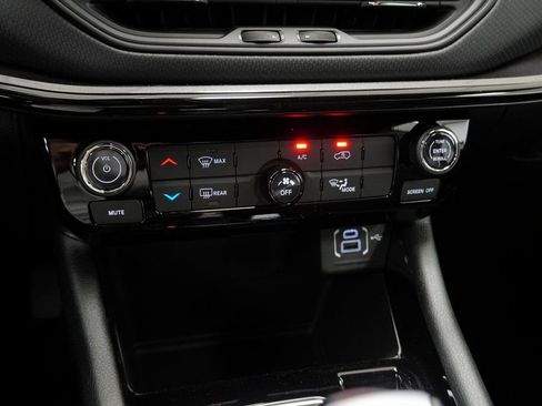 New 2026 Jeep Compass Latitude AWD/4WD image 23