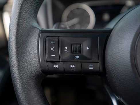 Used 2024 Nissan Rogue SV AWD/4WD image 16