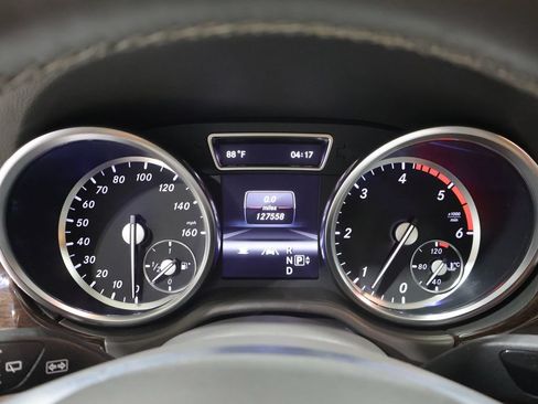 Used 2013 Mercedes-Benz ML 350 BlueTEC 4MATIC image 39