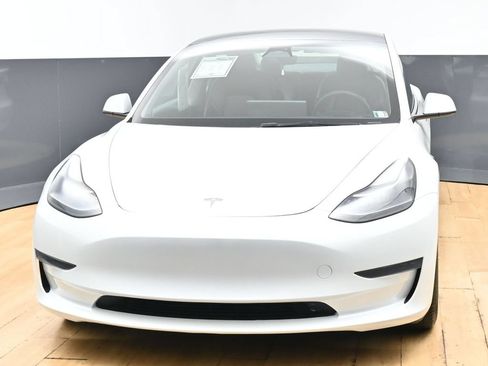 Used 2023 Tesla Model 3 Standard Range RWD image 4