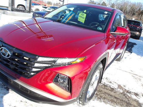 Certified 2024 Hyundai Tucson SE image 3