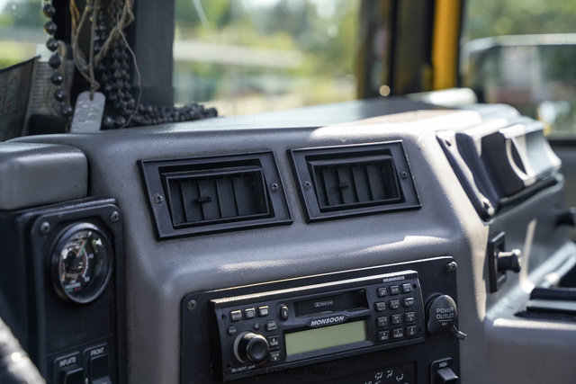Used 2002 HUMMER H1 4-Door Open Top AWD/4WD image 25