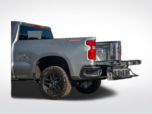 New 2026 Chevrolet Silverado 1500 Custom Trail Boss w/ LPO, Dark Essentials Package AWD/4WD image 9