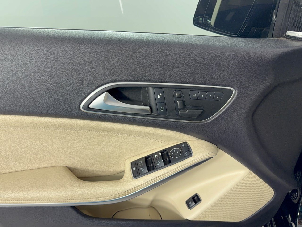 Used 2014 Mercedes-Benz CLA 250 image 14