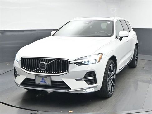 Used 2023 Volvo XC60 B5 Ultimate w/ Climate Package image 3