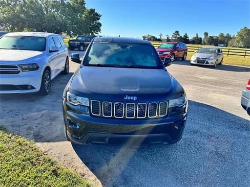 Used 2017 Jeep Grand Cherokee Laredo w/ Quick Order Package 2BE image 6
