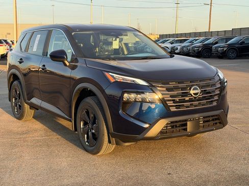 New 2026 Nissan Rogue SV image 4