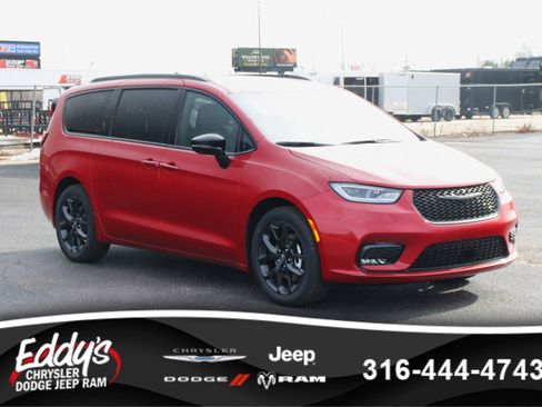 New 2026 Chrysler Pacifica Select image 1