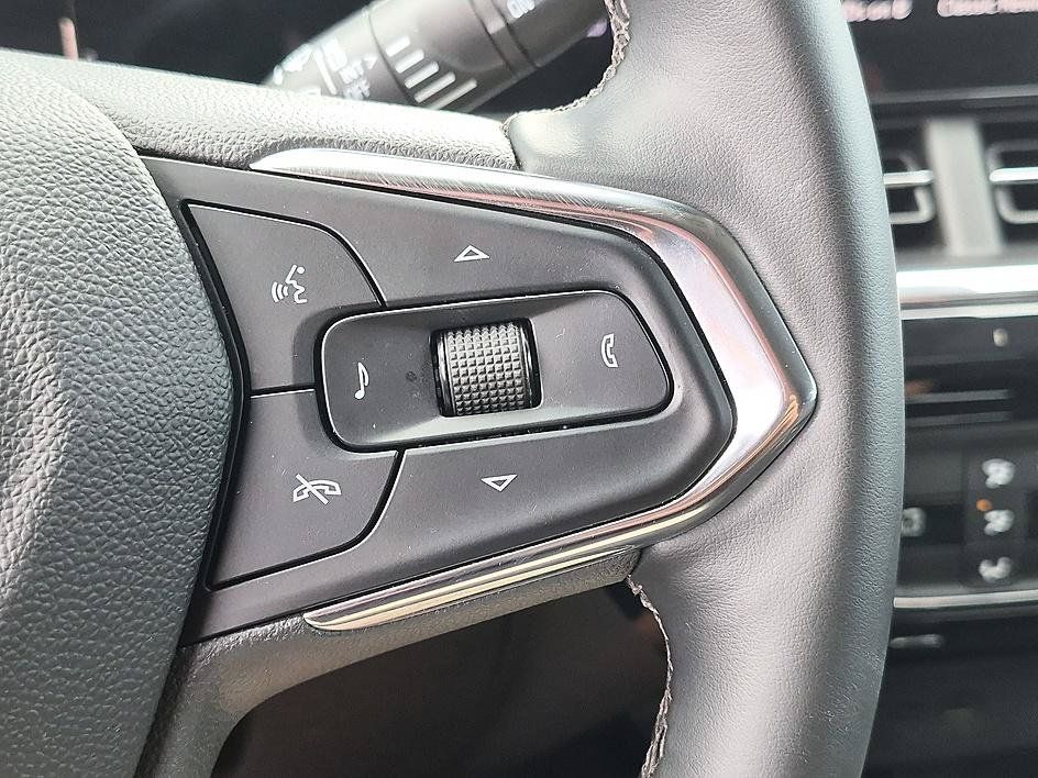 Certified 2026 Chevrolet Trax ACTIV FWD image 18