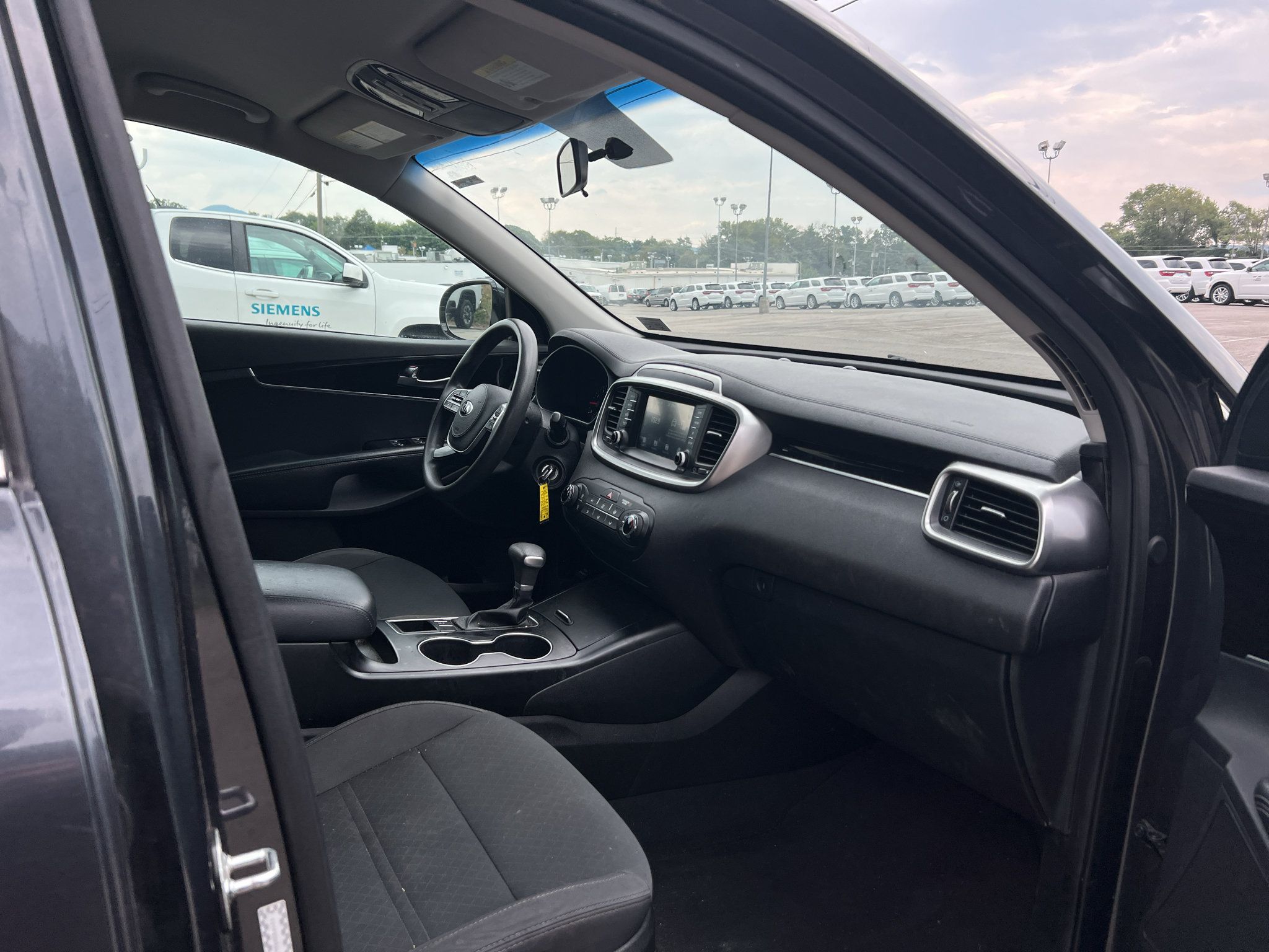 Used 2020 Kia Sorento AWD V6 image 9