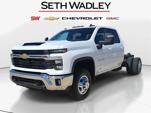 New 2026 Chevrolet Silverado 3500 LT w/ Convenience Package image 3