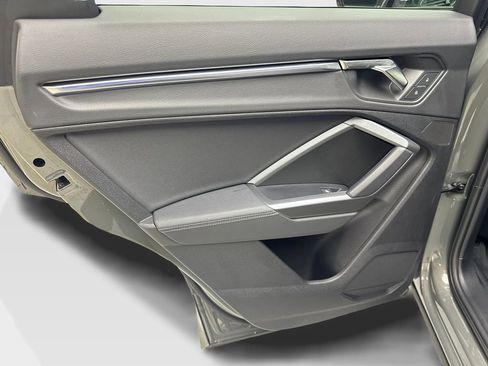 Used 2024 Audi Q3 2.0T Premium Plus w/ Premium Plus Package image 38