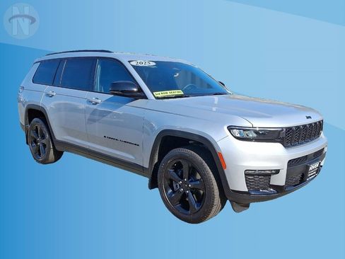 Certified 2025 Jeep Grand Cherokee L Limited w/ Black Appearance Package AWD/4WD image 1
