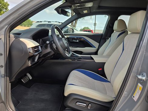 Used 2025 Acura ADX A-Spec FWD image 9