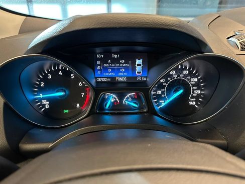 Used 2019 Ford Escape SE FWD image 10