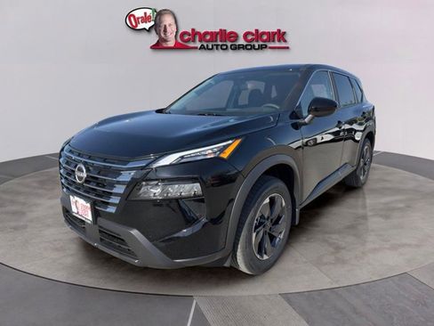 Certified 2025 Nissan Rogue SV image 2