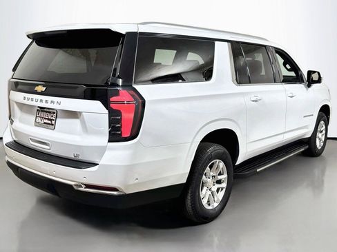 Certified 2026 Chevrolet Suburban LT w/ Comfort Package AWD/4WD image 4
