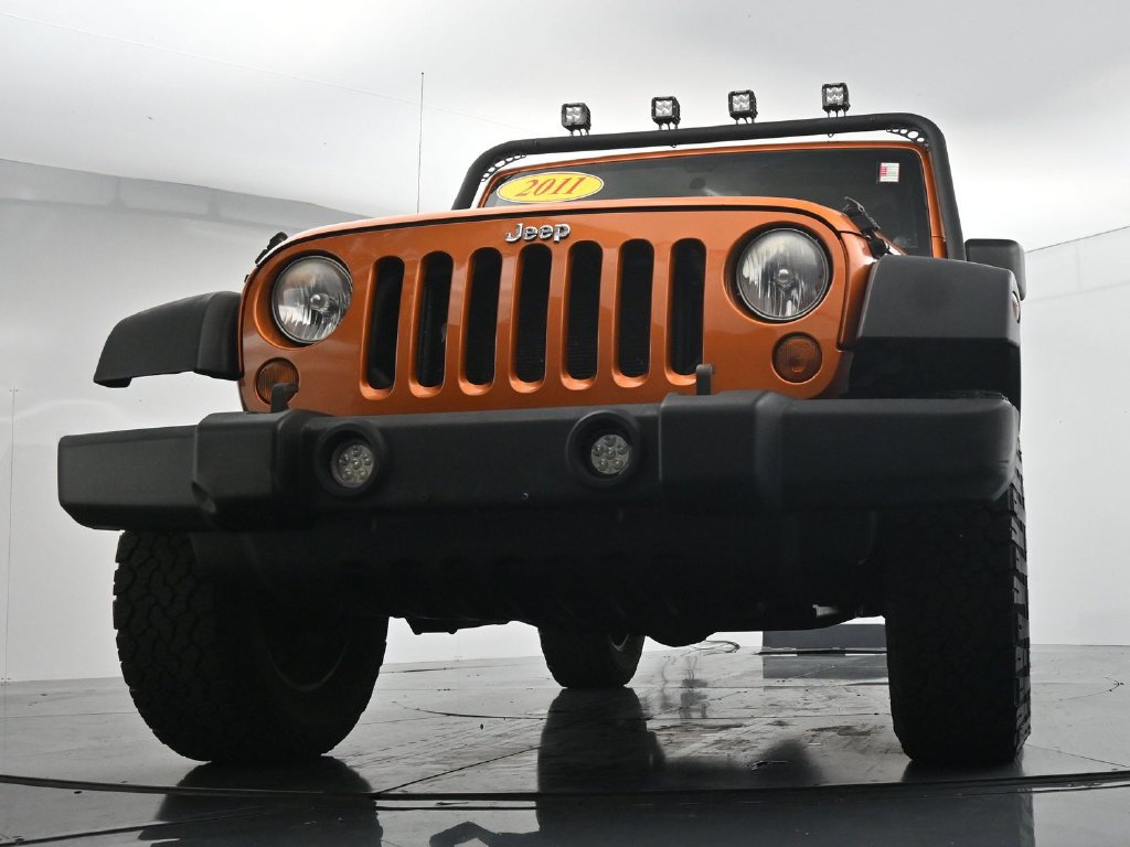 Used 2011 Jeep Wrangler Rubicon w/ Dual Top Group AWD/4WD image 30