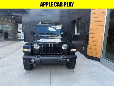Used 2023 Jeep Gladiator Sport AWD/4WD image 2