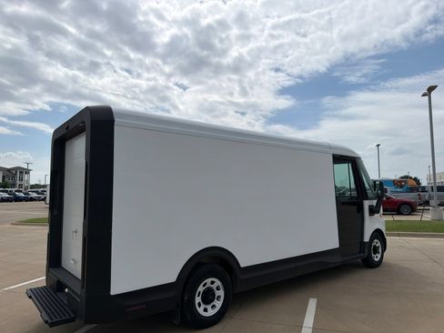 Used 2024 Chevrolet Brightdrop 600 w/ Commercial Equipment Package AWD/4WD image 5