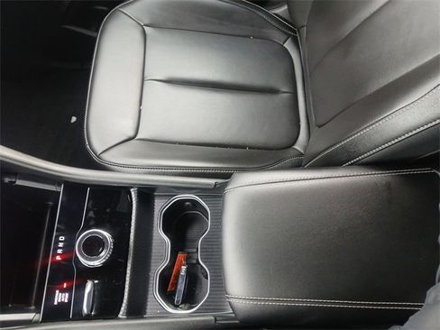 Used 2025 Jeep Grand Cherokee L Limited w/ Black Appearance Package image 21