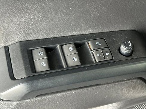 Certified 2022 Toyota Tacoma SR image 14