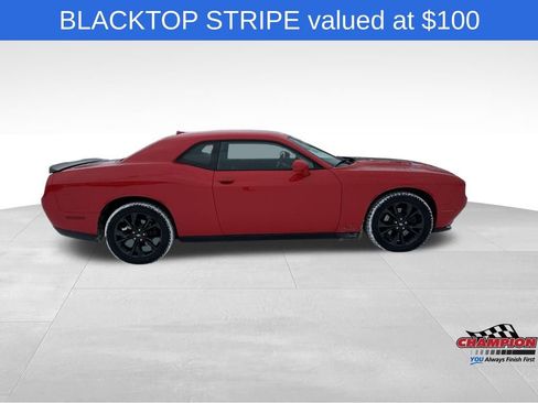 Used 2020 Dodge Challenger SXT w/ Blacktop Package image 8