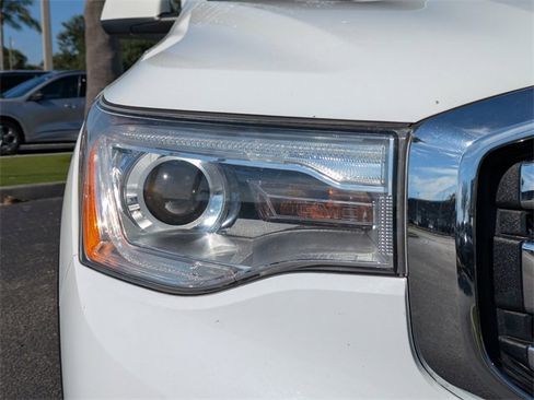 Used 2019 GMC Acadia SLT image 10