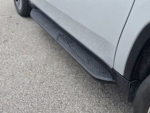 Used 2024 Jeep Wagoneer L Series II w/ Flexible Seating Group image 13