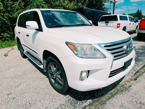 Used 2013 Lexus LX 570 4WD w/ Luxury Pkg w/Pre-crash image 1