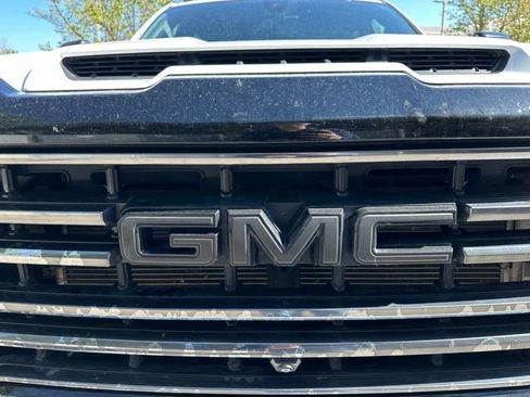 Used 2021 GMC Sierra 2500 AT4 w/ AT4 Premium Plus Package AWD/4WD image 8