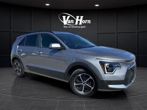 New 2026 Kia Niro EX FWD image 1