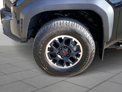 Used 2024 Toyota Tacoma TRD Off-Road image 10