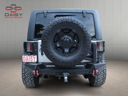Used 2013 Jeep Wrangler Unlimited Sahara w/ Connectivity Group AWD/4WD image 6