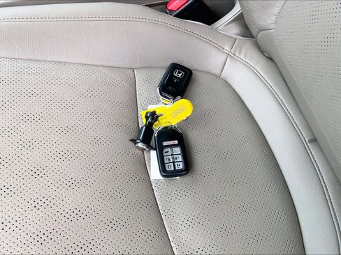 Used 2023 Honda Odyssey Elite image 13