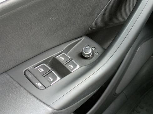 Used 2018 Audi Q3 2.0T Premium image 21