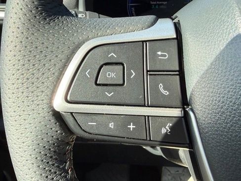 Used 2025 Toyota Sienna Limited image 21