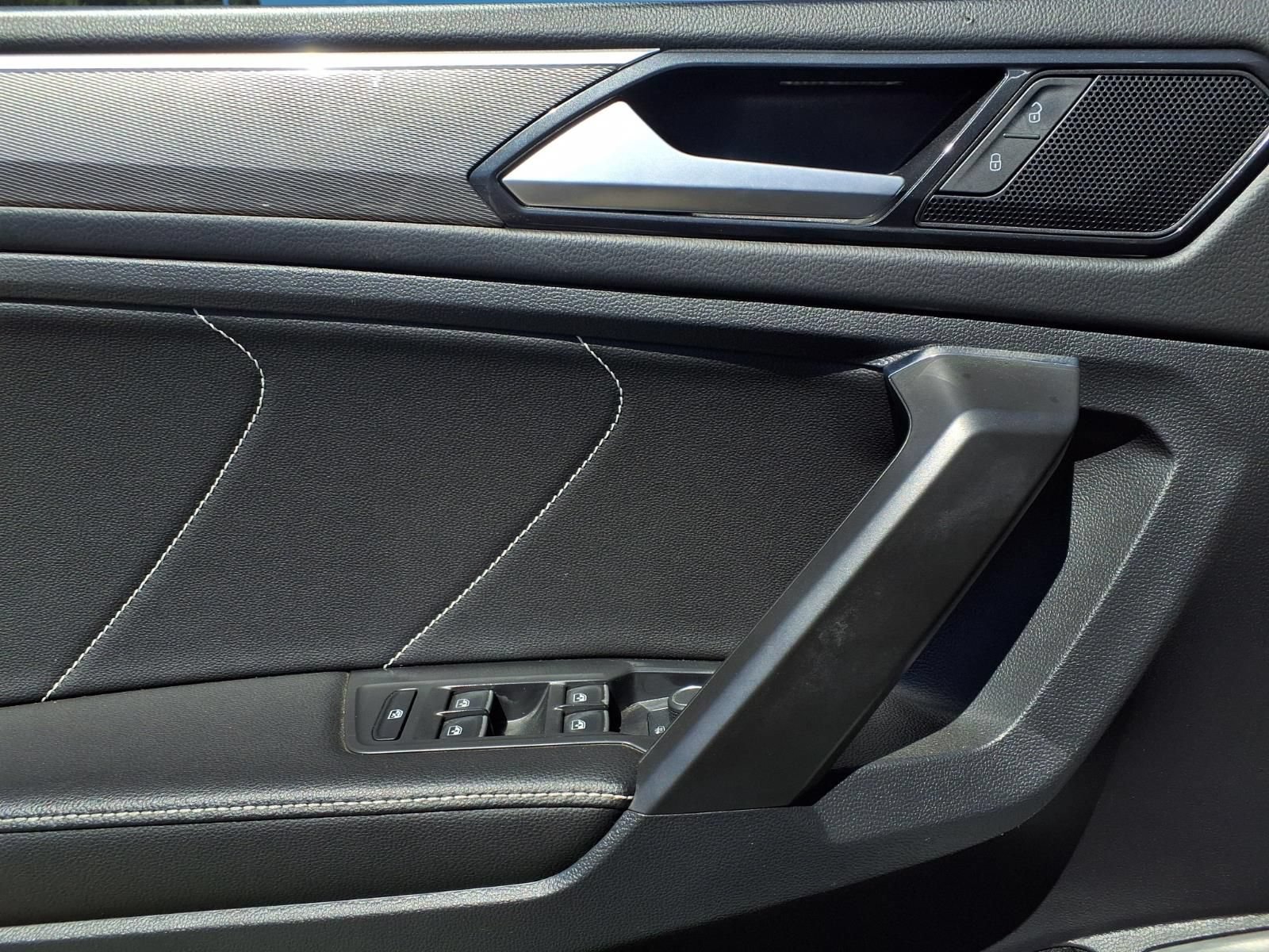 Certified 2022 Volkswagen Tiguan SE R-Line FWD image 18