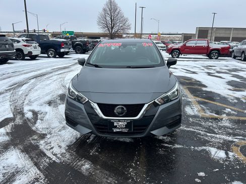 Used 2020 Nissan Versa S image 2