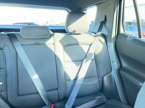 Used 2025 Chevrolet Equinox LT image 37